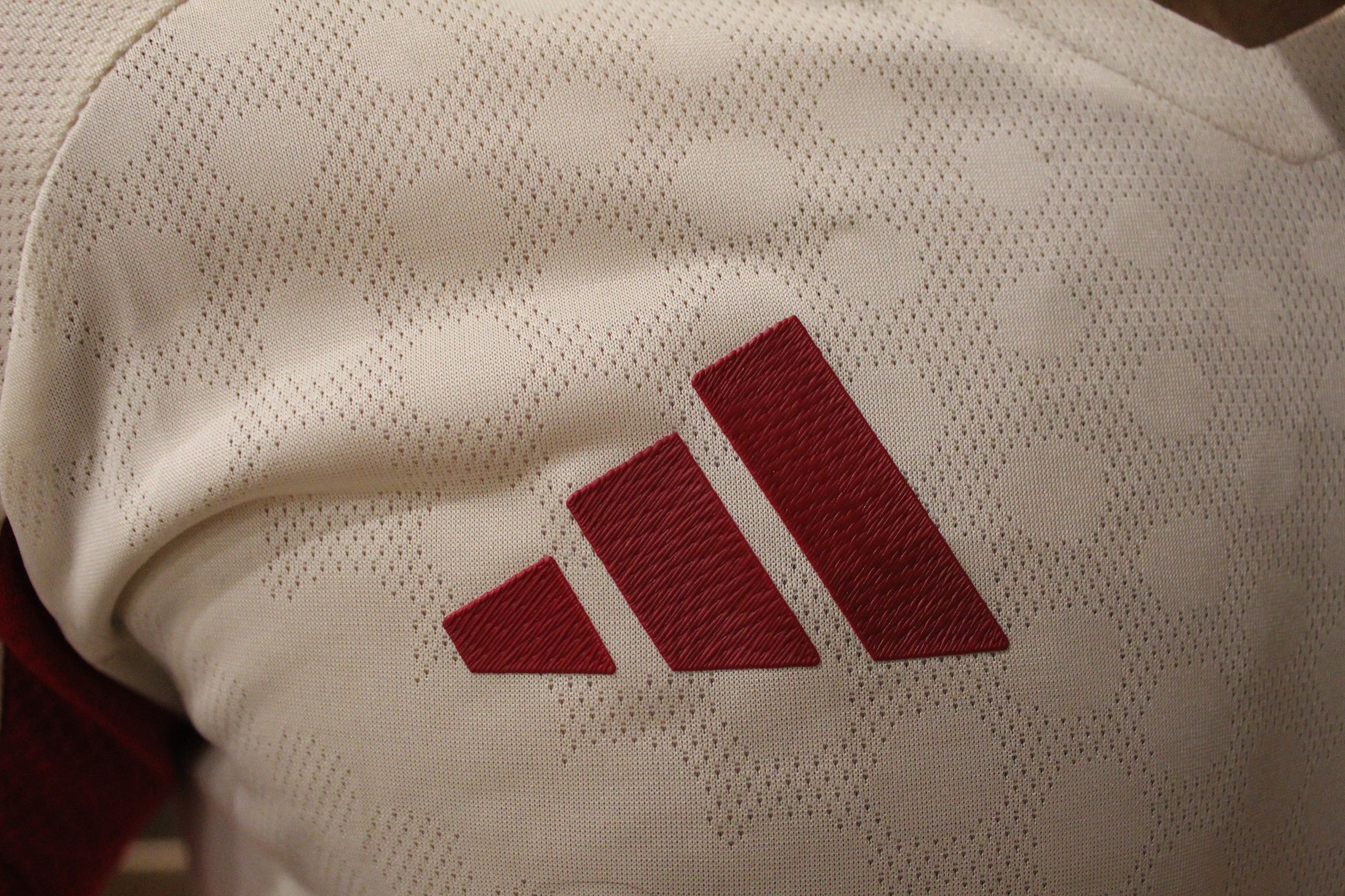 Liverpool Away 25/26 Full Sleeves Isak #9